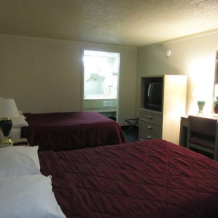 Austin Town Inn Austintown Zewnętrze zdjęcie