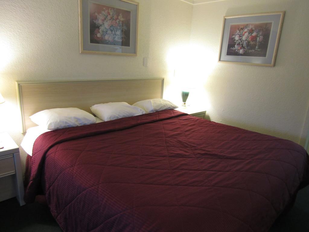 Austin Town Inn Austintown Zewnętrze zdjęcie