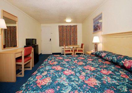 Austin Town Inn Austintown Pokój zdjęcie