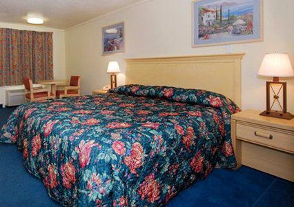 Austin Town Inn Austintown Pokój zdjęcie